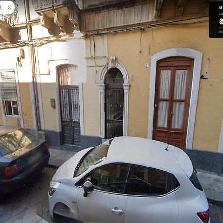 Kasa Erika Apartment Catania Bagian luar foto